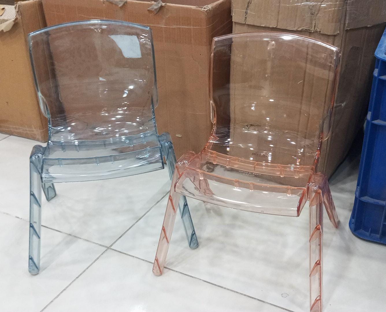 Crystal Comfort Acrylic Chair - Image 2